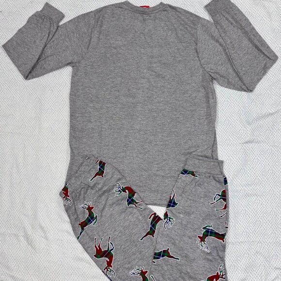 NWT Plaid Reindeer “Merry Christmas” Pajamas – Cozy Kids Holiday Sleepwear - Picture 3 of 5